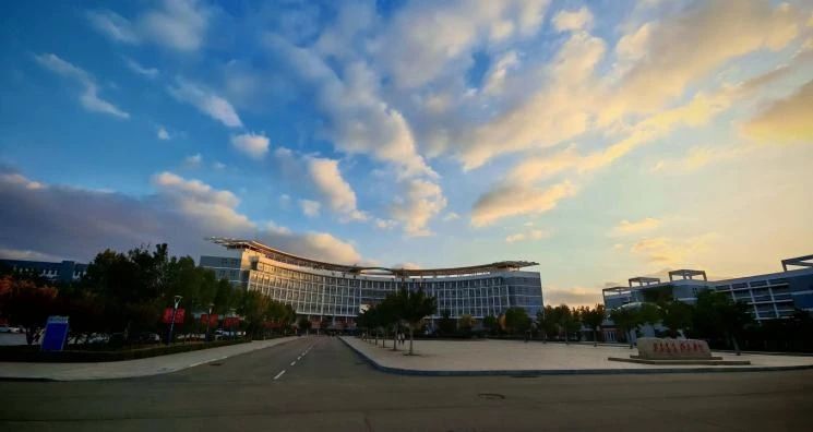 秋意正浓，诗画校园